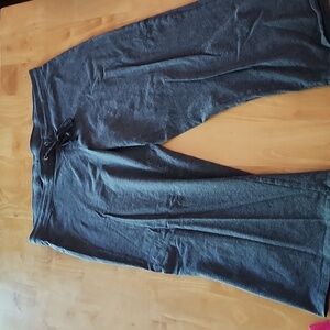 Grey comfy capi pants
